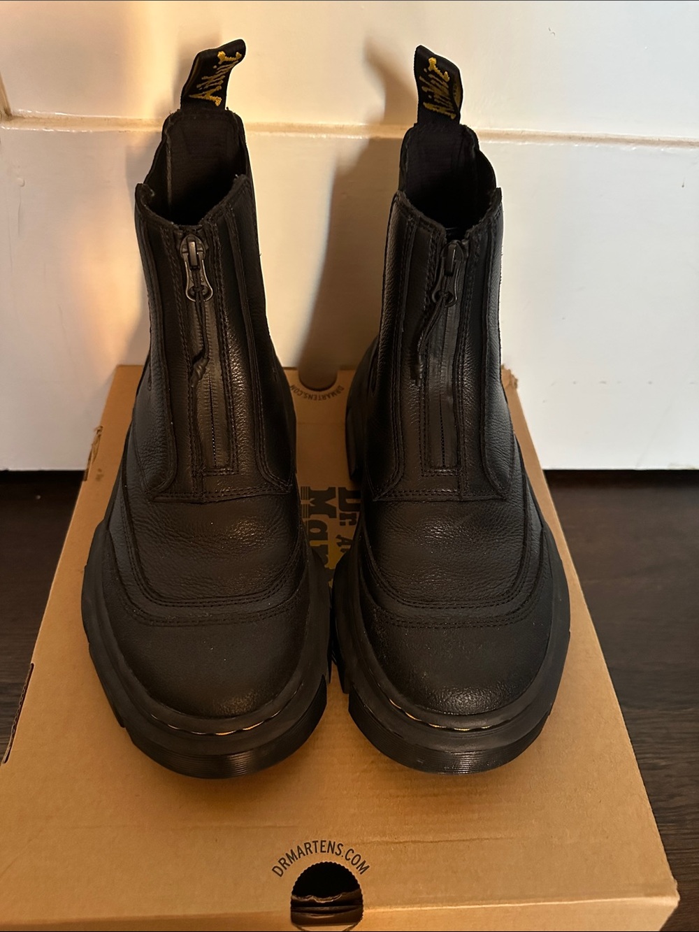 Dr. Martens DMXL Zip  Black Front-Zip Chelsea Boots Womens 8 Men’s 7